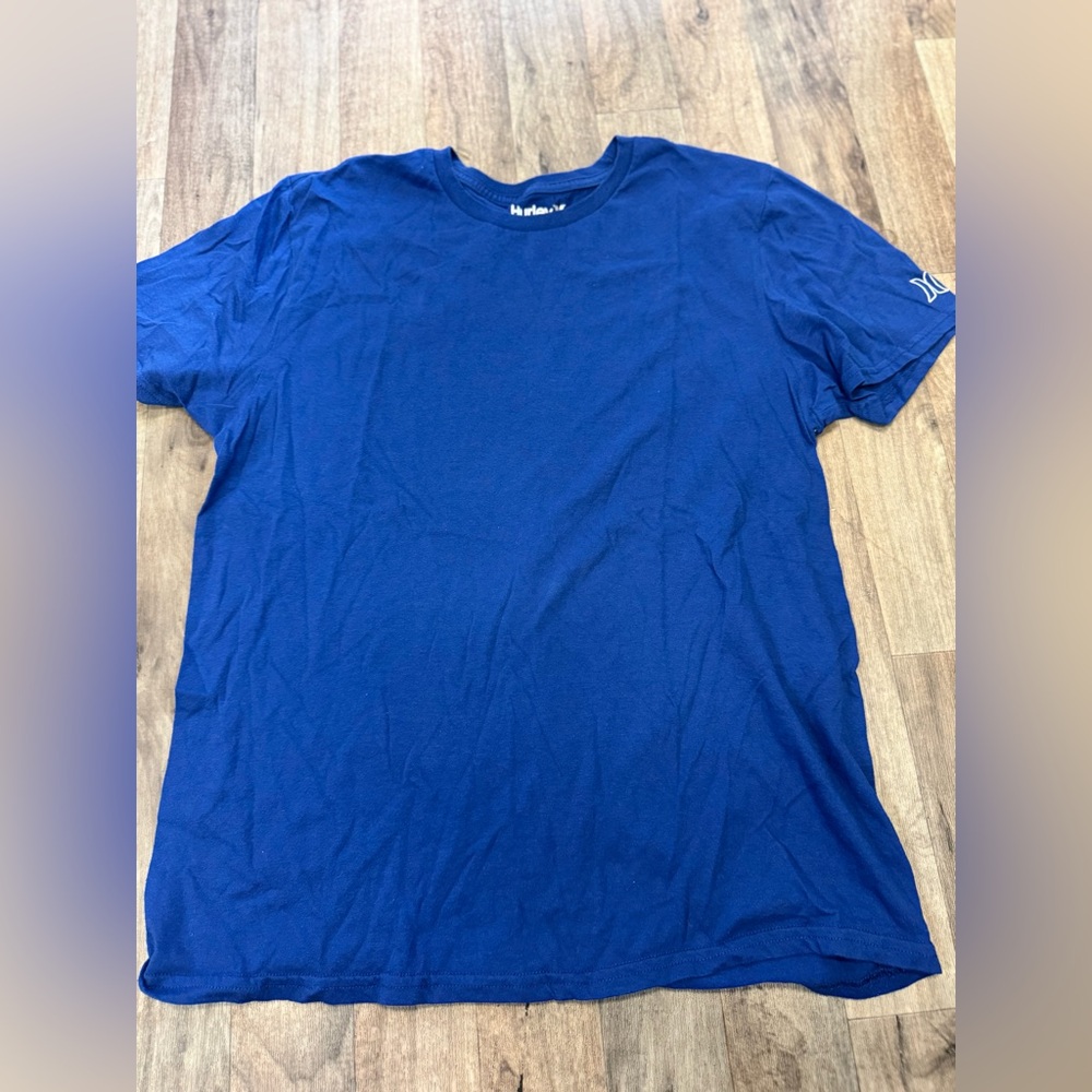 Men’s‎ Large Blue Hurley T Shirt With Logo On One Sleeve. Short Sleeve